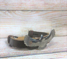 Load image into Gallery viewer, Leather Urban Bracelet Silver Eagle
