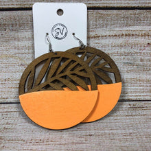 Load image into Gallery viewer, Round Two Tone Leaf Pattern Wooden Earring
