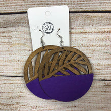 Load image into Gallery viewer, Round Two Tone Leaf Pattern Wooden Earring
