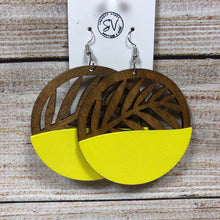 Load image into Gallery viewer, Round Two Tone Leaf Pattern Wooden Earring
