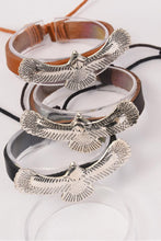 Load image into Gallery viewer, Leather Urban Bracelet Silver Eagle
