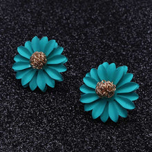 Load image into Gallery viewer, Cute Metal  Daisy Flower Stud Earrings

