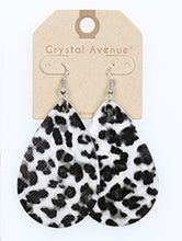 Load image into Gallery viewer, Tear Drop Animal Print Earring
